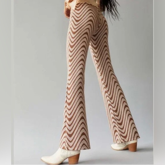 Urban outfitter small brown & white wavy stripe flare pants - Picture 5 of 5